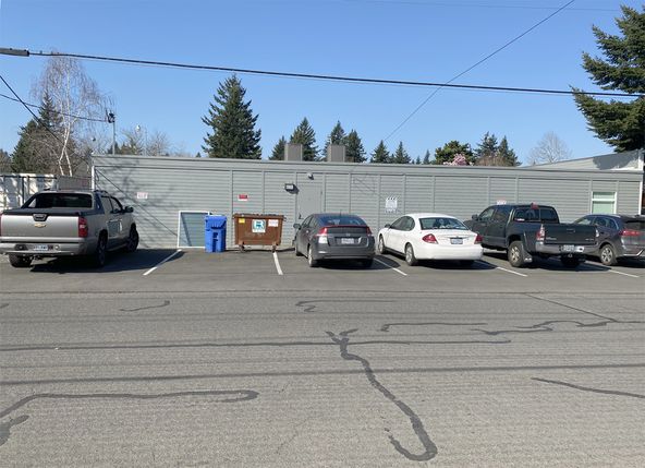 NEWLY REMODELED MEDICAL &/OR OFFICE SPACE: 800 SE 181st Ave, Portland, OR 97233